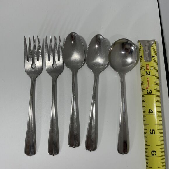 Oneida GALA IMPULSE Stainless 2 Teaspoon 1 Oval Soup Spoon 2 Salad Fork Lot Of 5 - Picture 1 of 5